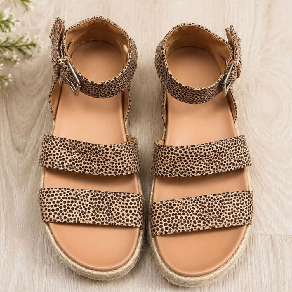 Universal Thread Women’s Leopard Print Espadrille Sandals Size 8